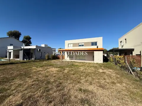 Venta de Casa 5 AMBIENTES en San Ramón, Pilar