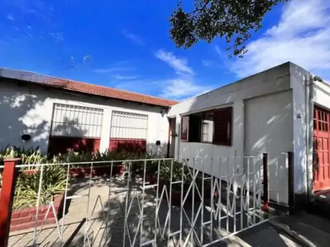 CASA EN VENTA  79 E/ 12 y 12 bis RENTA Y VIVIENDA