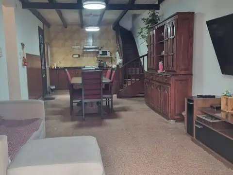 Depto Tipo Casa en Venta de 4 ambientes