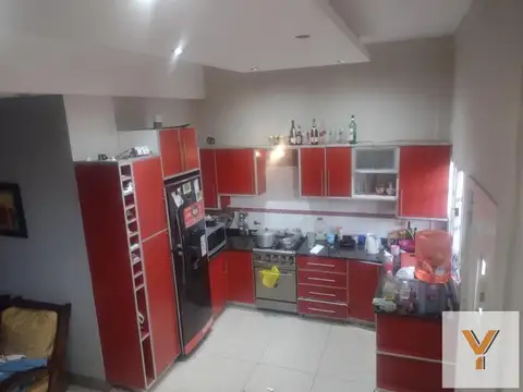 Casa 9 ambientes con 5 baños