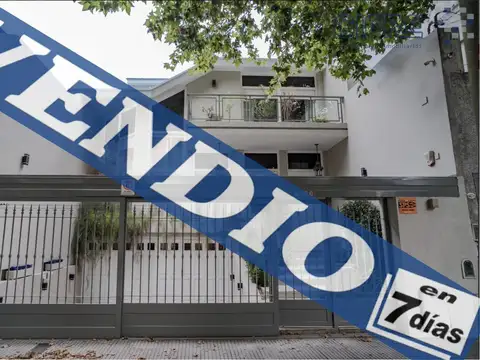 Casa en venta 4 suites, jardín piscina quincho bodega subterránea, 4 cocheras, 5 años de antigüedad