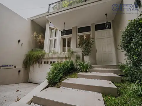 Casa 6 ambientes con 7 baños