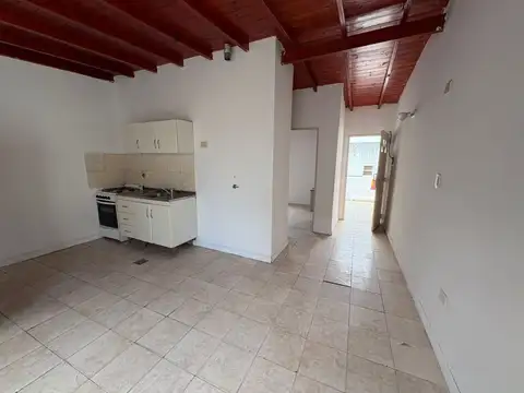 Depto Tipo Casa en Alquiler de 1 dormitorio