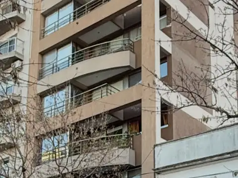 HERMOSO SEMIPÍSO DE 2 DORMITORIOS AL FRENTE