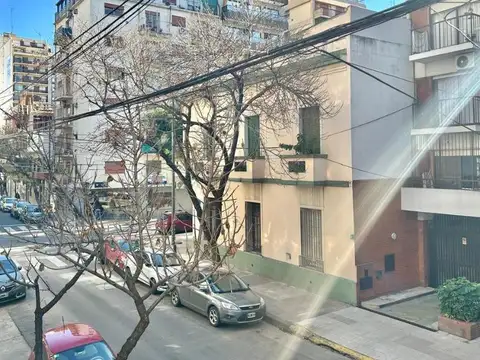 Guayra 2200, Piso 1