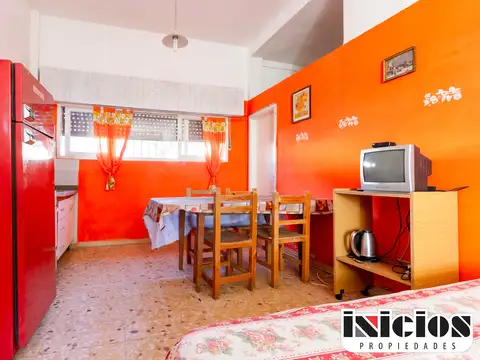 2 Departamentos y 4 Locales en Block en Hermosa Zona - C518