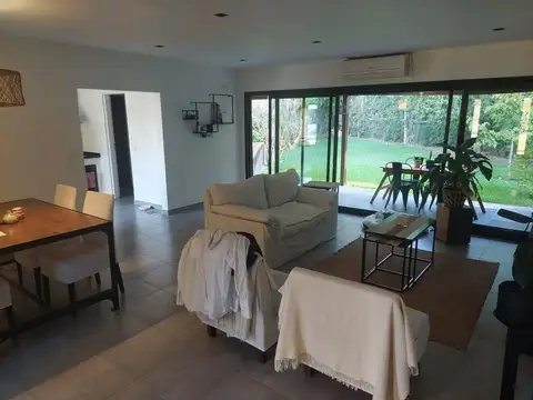 Casa en Alquiler de 3 dormitorios