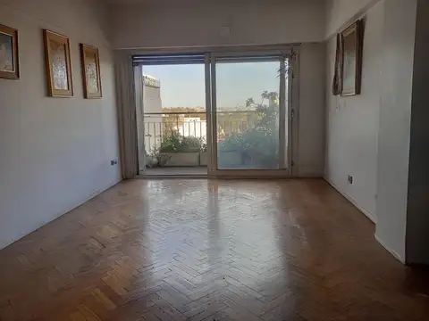 Departamento 3 ambientes en Boedo - Luminoso - piso alto