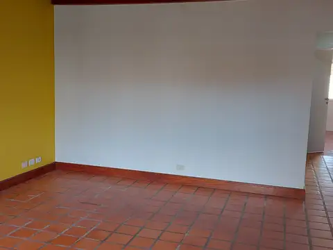 Depto Tipo Casa en Alquiler de 4 ambientes