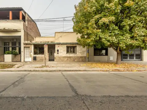 Casa en venta en Las Heras 2 dormitorios con patio galpon terraza oportunidad inversion reciclar