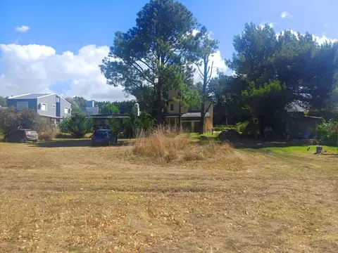 Venta de lotes 403 m² en Las Lomas de Miramar.