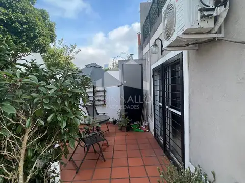 Depto Tipo Casa en Venta 8 años