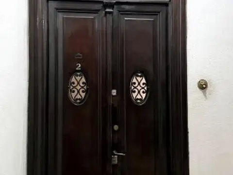 Mitre 1117 , Piso 1