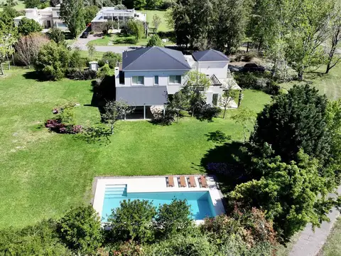 Casa en venta sobre lote 1.550 mts en Estancias La Pionera