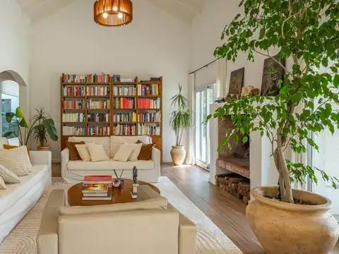Casa 5 ambientes con 3 baños