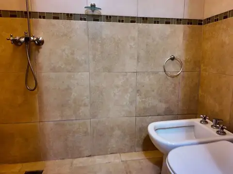 CASA EN VENTA  VILLA RIVERA INDARTE CON PILETA