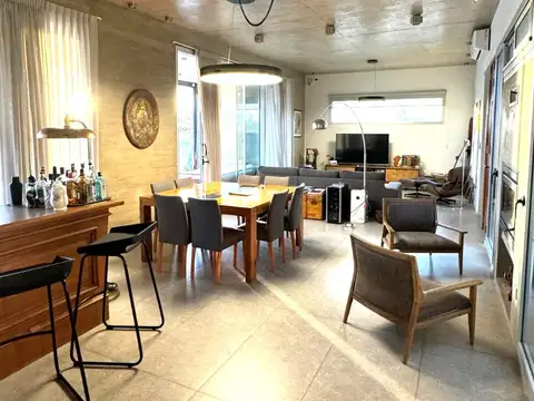 Avenida San José De Calasanz 9500