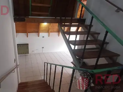 Casa en Alquiler con 1 cochera