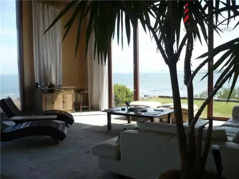 Casa sobre el mar en La Barra