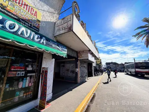 Av. Meeks  82