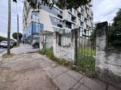 Terreno en Alquiler 21  mts Fondo