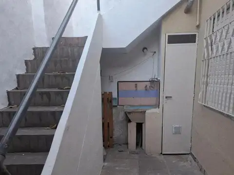ALQUILER – GRAN CASA 3 AMBIENTES – VILLA LUZURIAGA