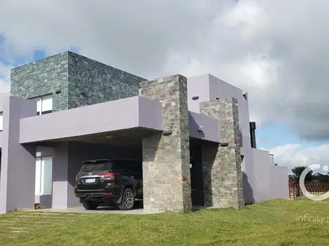 Casa en Venta en Pinamar, USD 269.900