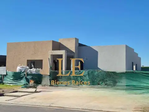 Venta de casa en Barrio Santa Elisa, Pilar del Este. Pilar
