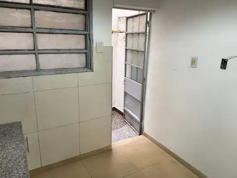 Venta Dpto 2amb PB con patio en Saavedra