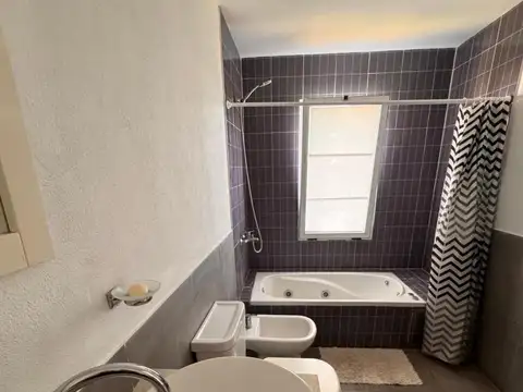 Casa 4 ambientes con 4 baños
