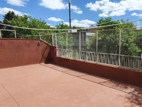 Gral. César Díaz 3000, Piso 0