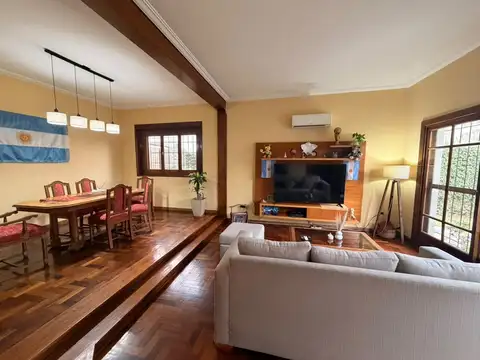 Casa en Alquiler en Villa Ballester, USD 1.500