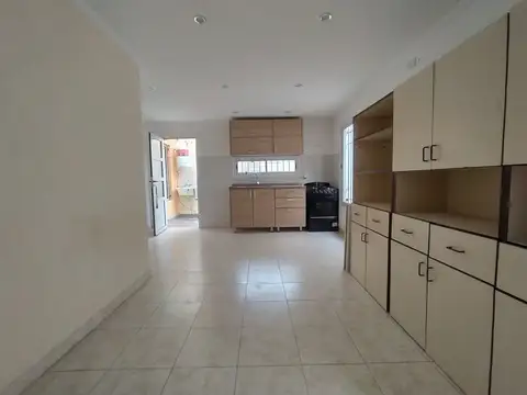Depto Tipo Casa en Alquiler de 3 ambientes