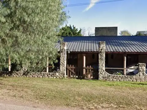 Casa en Venta con 4 cocheras