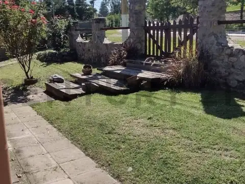 Casa 5 ambientes con 2 baños