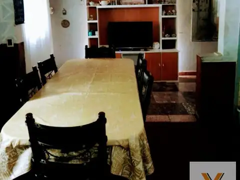Casa 4 ambientes con 1 baño