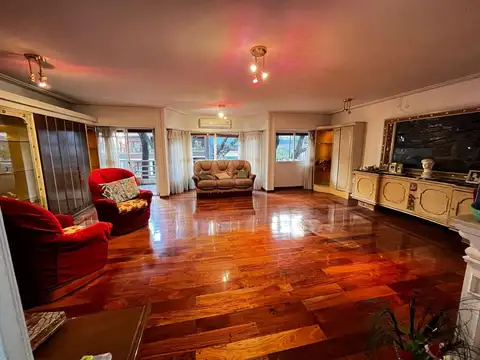 Departamento en Venta con 2 cocheras