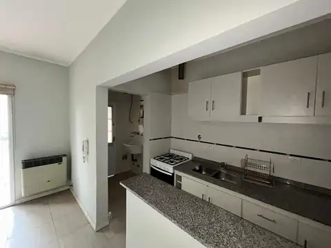 duplex dos ambientes en alquiler lujan con patio y cochera