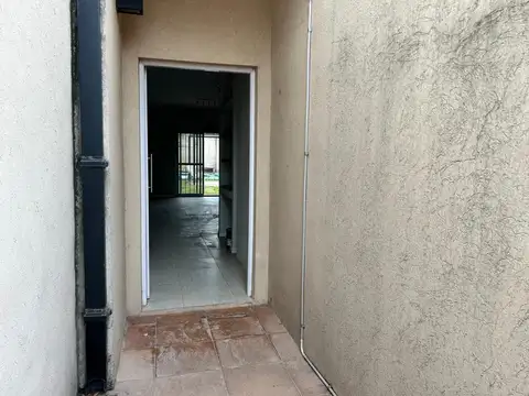 Casa 2 ambientes con 1 baño