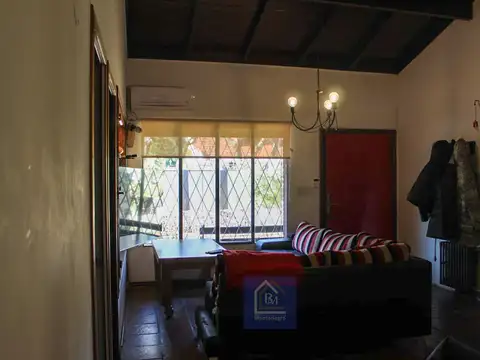 Casa 6 ambientes con 4 baños