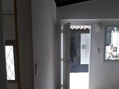 Depto Tipo Casa 2 ambientes con 1 baño