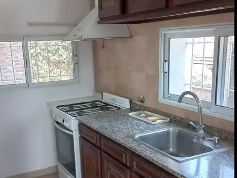 Casa 3 ambientes con 2 baños