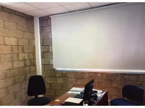 Nave Industrial con Oficinas en venta en Hudson