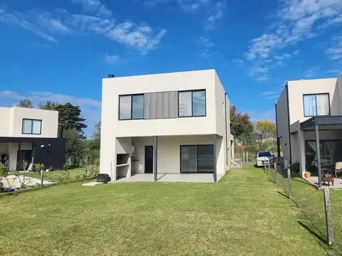 Casa en Alquiler de 4 dormitorios