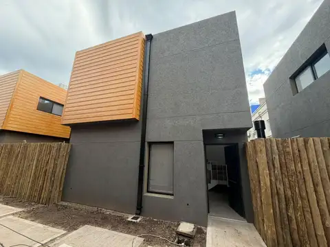 DUPLEX VENTA MUÑIZ - 3 AMB - PATIO - PARRILLA - GARAGE -CONDOMIO ABRIL