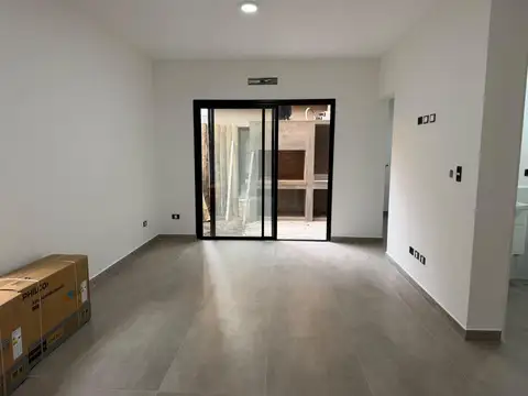 Depto Tipo Casa en Alquiler con 1 cocheras