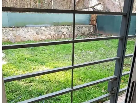 Casa en Alquiler con 2 cocheras