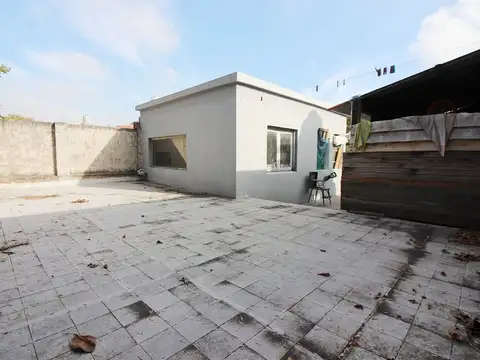Casa 4 ambientes con 1 baño