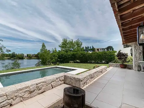 Venta casa 7 amb Albanueva laguna amarra y rio