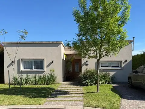 Casa en Barrio Santa Elena con pileta y solarium, Pilar del Este, GBA Norte